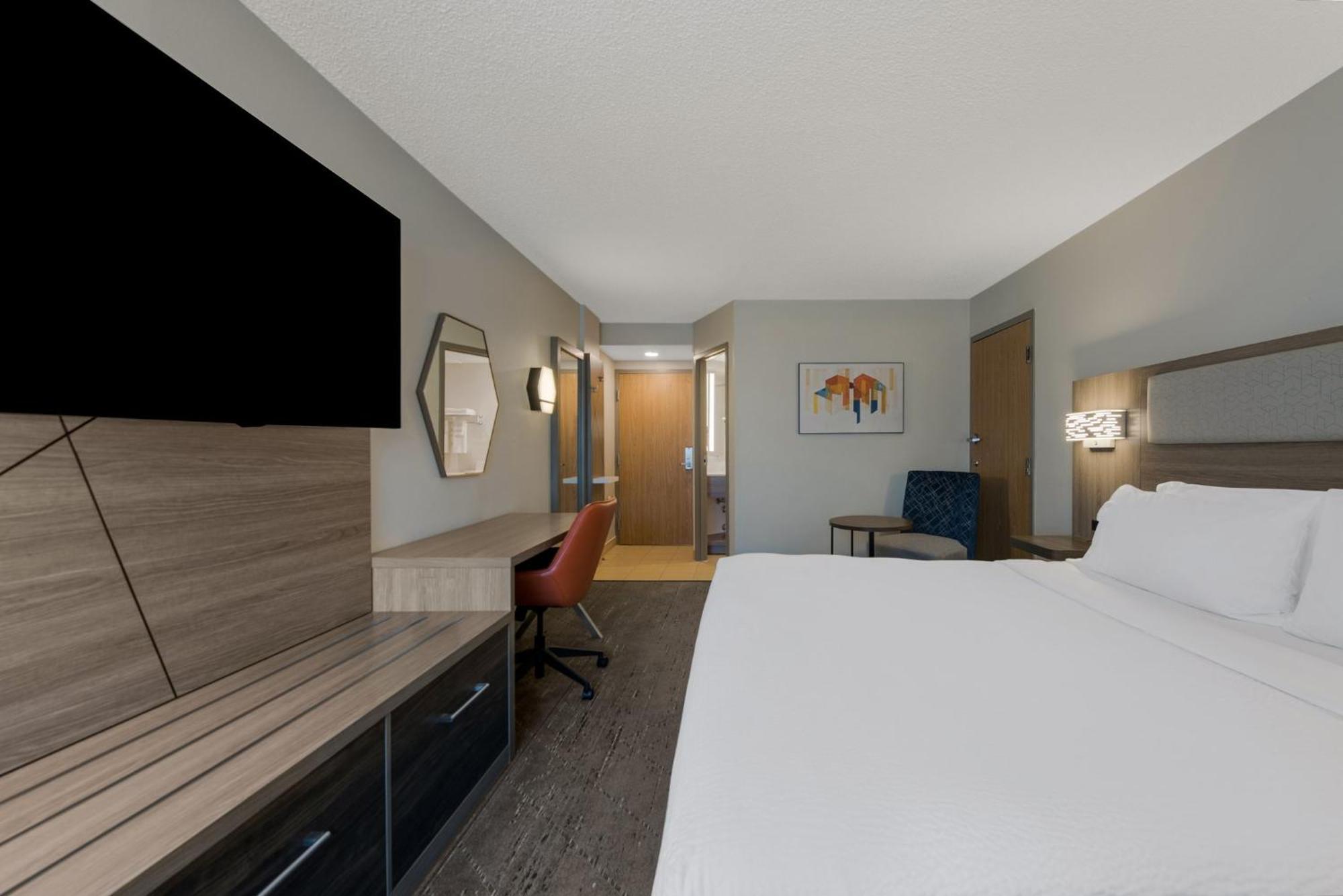 Hotel Express Hotels- By Ihg