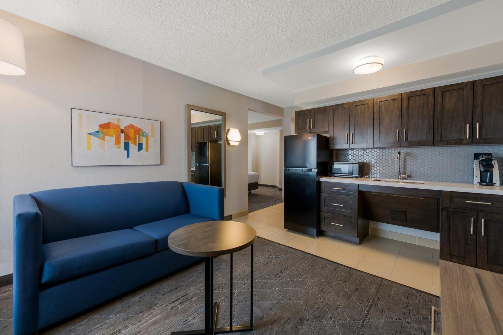 Express Hotels- By Ihg 2* Hampton