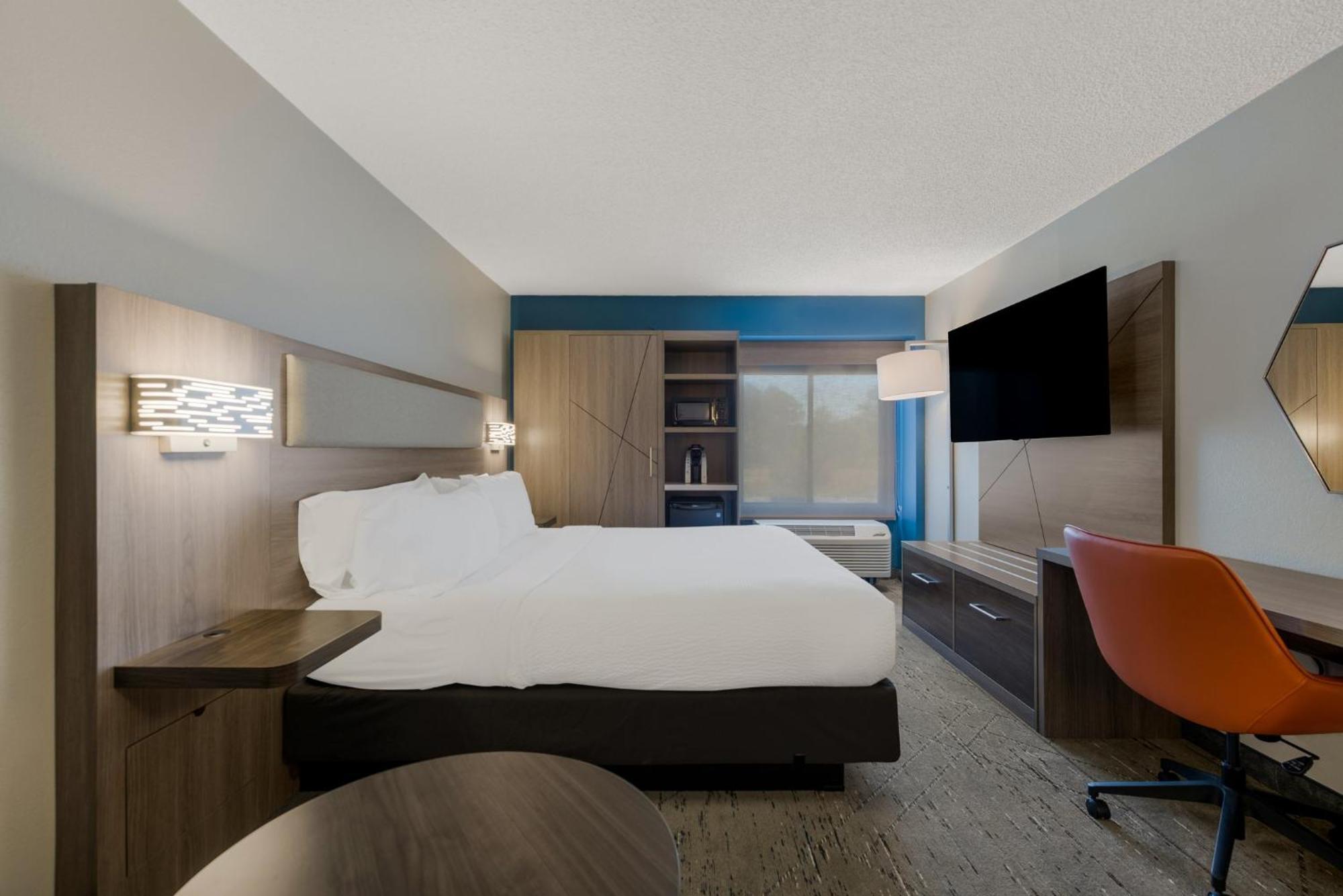 Hotel Express Hotels- By Ihg 2*