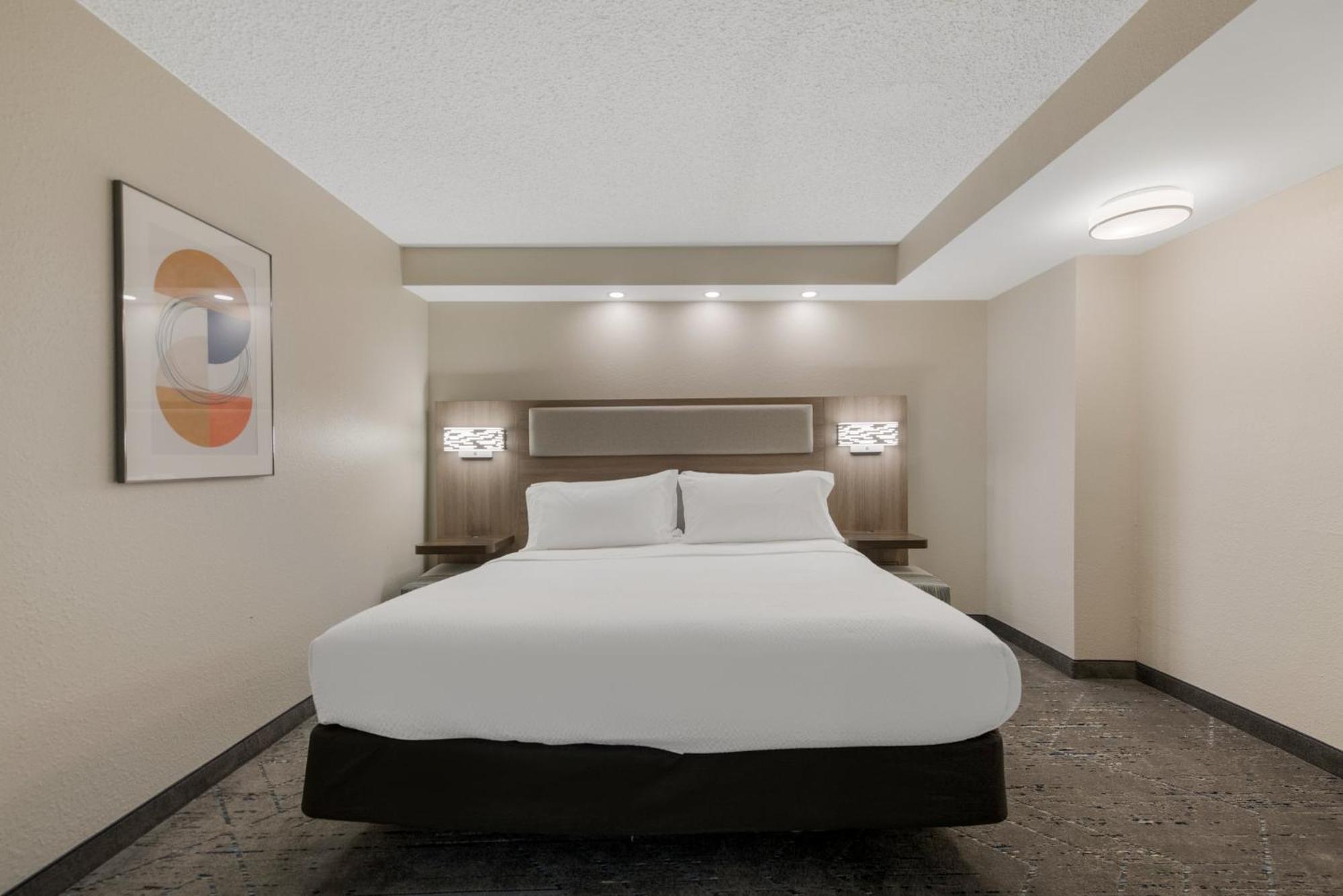 Express Hotels- By Ihg 2* Hampton