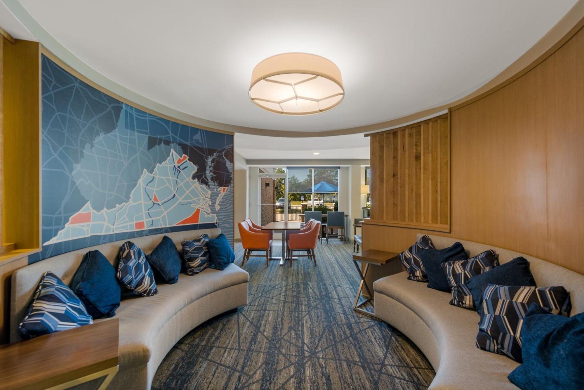 Express Hotels- By Ihg Hotel