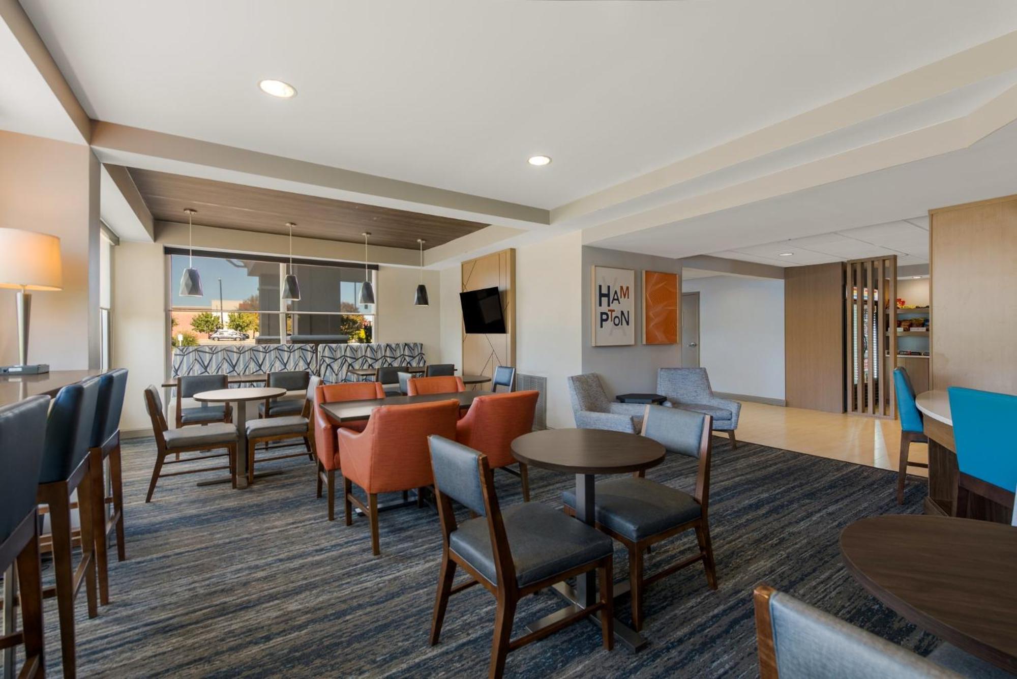 Express Hotels- By Ihg 2* Hampton