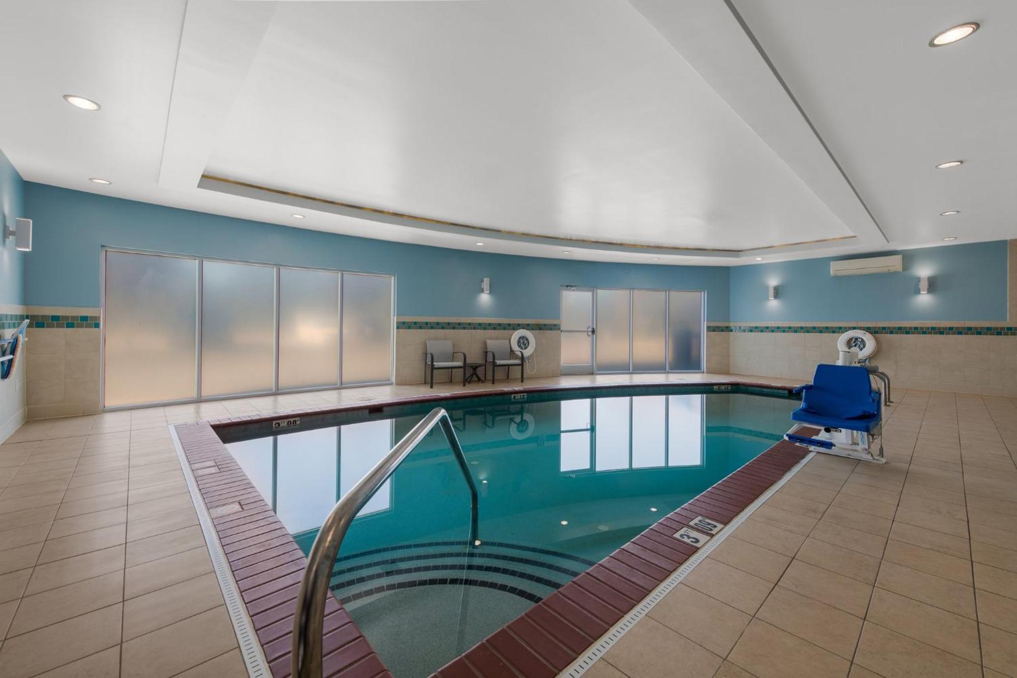 Express Hotels- By Ihg Hampton