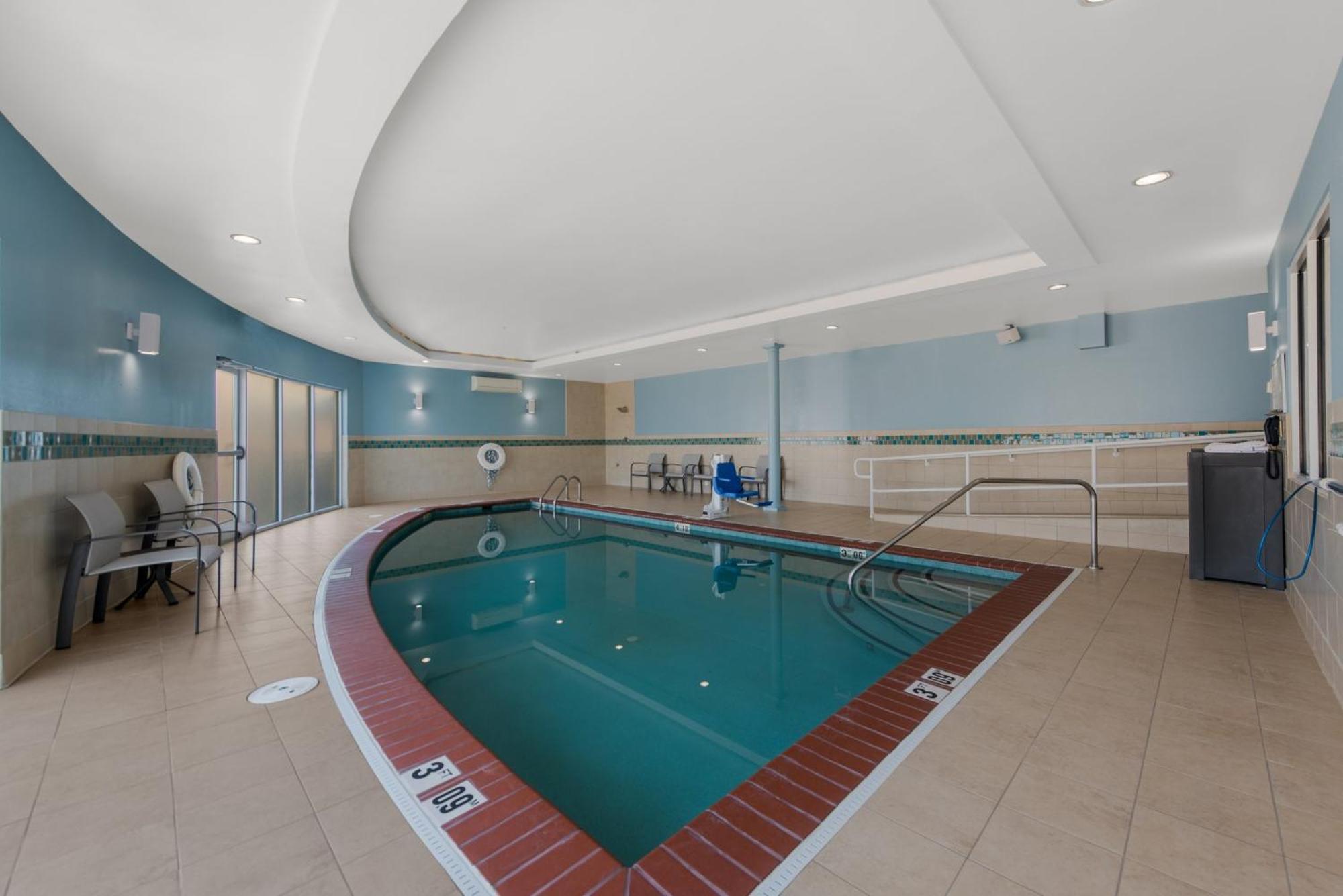 Express Hotels- By Ihg Hotel