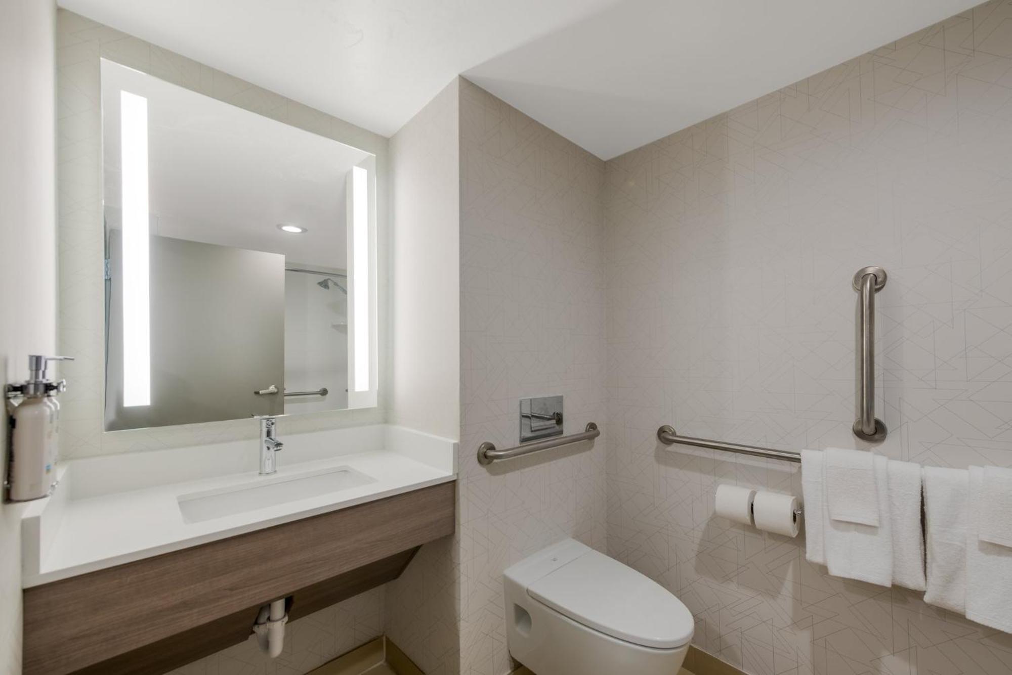 Express Hotels- By Ihg 2*