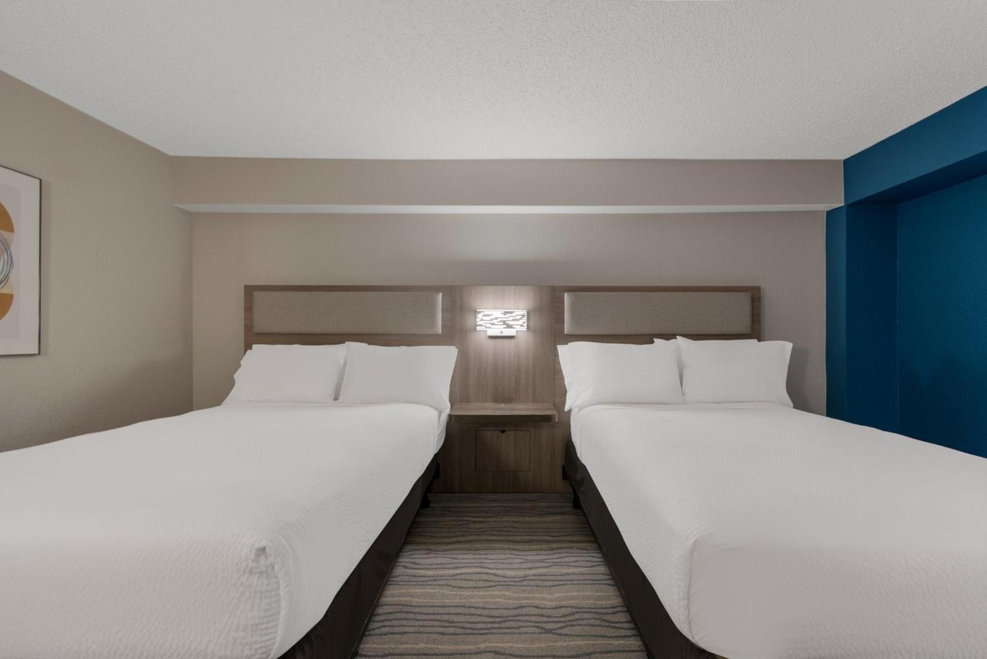 Express Hotels- By Ihg Hotel 2*