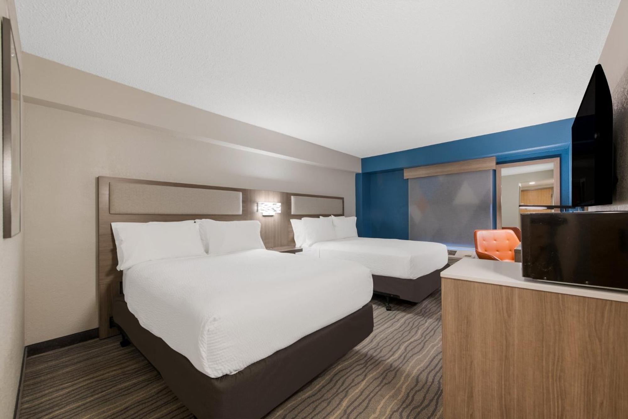 Express Hotels- By Ihg Hampton