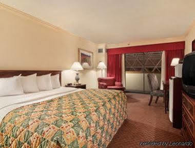 Express Hotels- By Ihg Hotel 2*